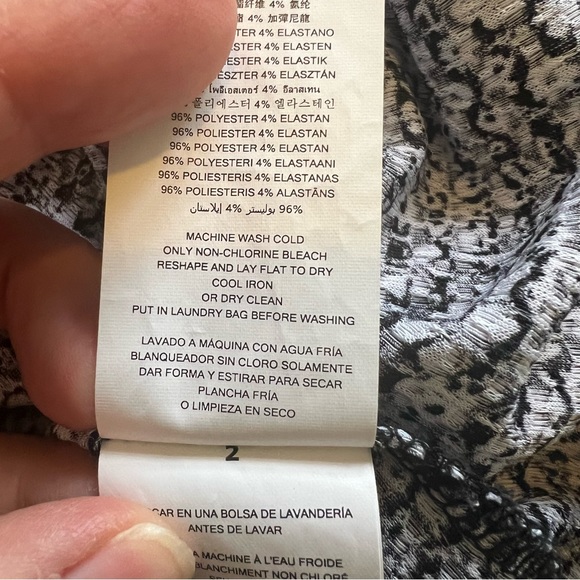 MICHAEL Michael Kors Black & White Mini Floral Gold Chain Tassel Blouse Size XL - Picture 5 of 5